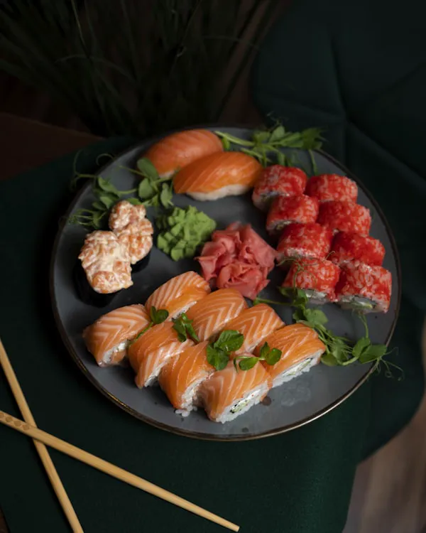 Sushi salmone misto