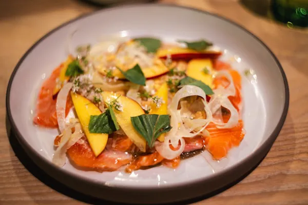 Carpaccio salmone e mango